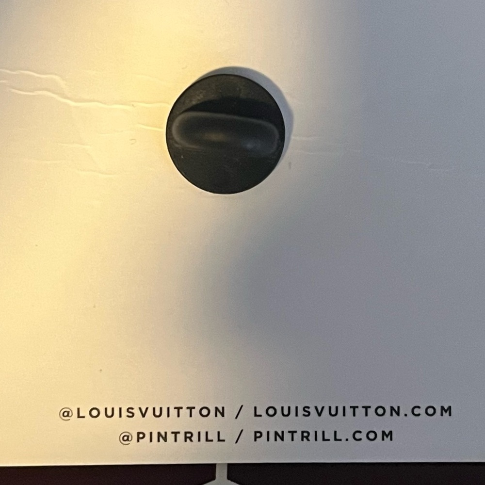 Authentic Louis Vuitton RARE Pin LIMITED SHOWCASE IN NYC (YOU HAD TO BE THERE!) - Picture 5 of 9